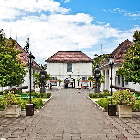 Mitra Hotel Джок'якарта Екстер'єр фото