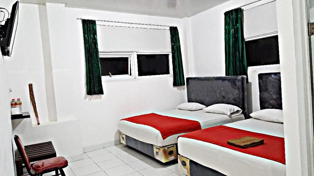 Mitra Hotel Джок'якарта Екстер'єр фото